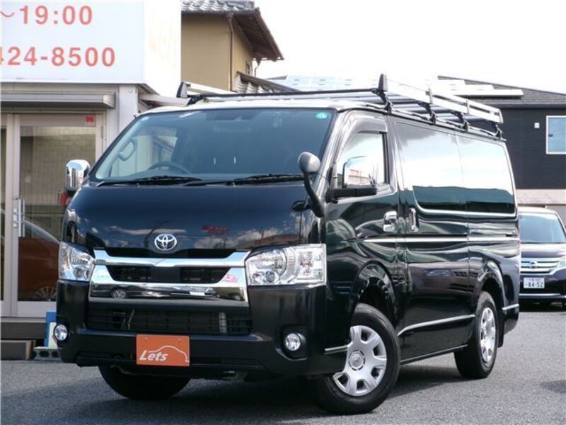 TOYOTA HIACE