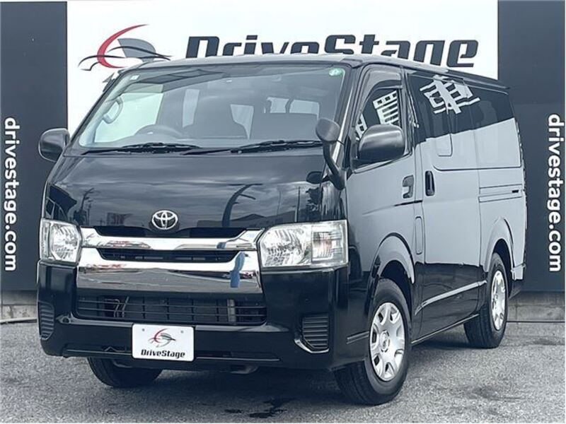 TOYOTA HIACE