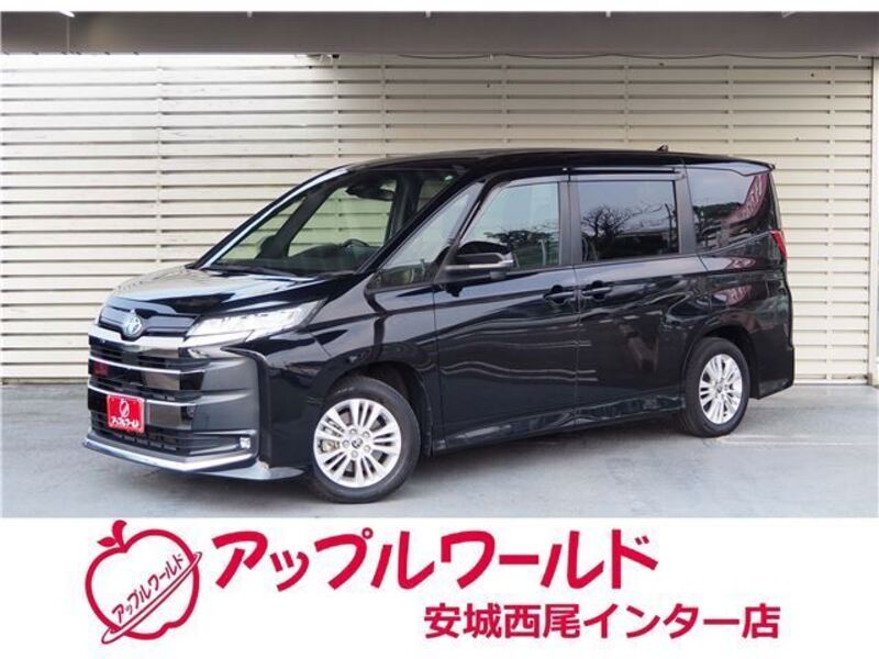 TOYOTA NOAH