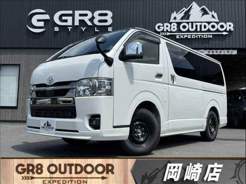 TOYOTA HIACE VAN