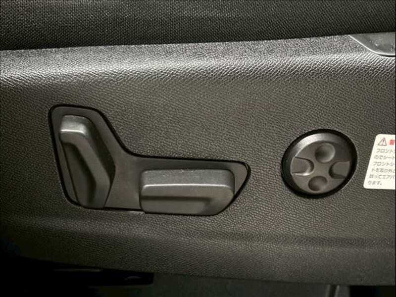 3008