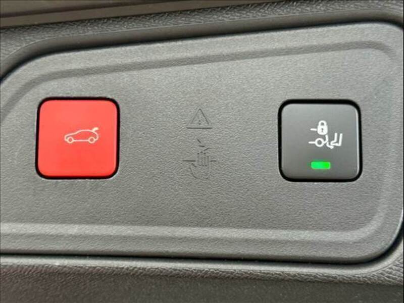 3008