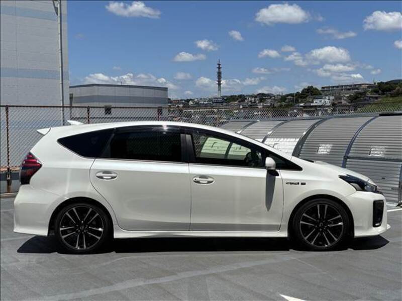 PRIUS ALPHA