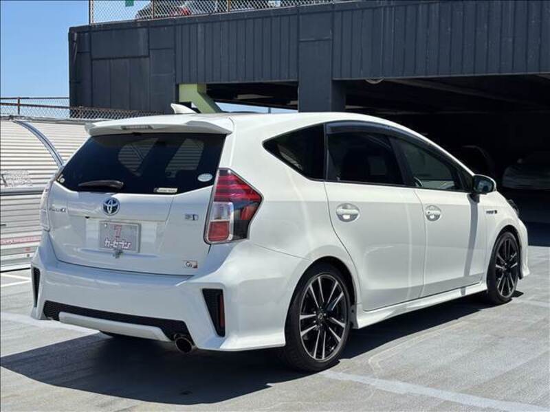 PRIUS ALPHA