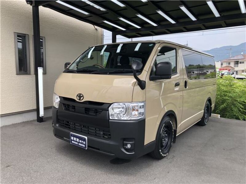 TOYOTA HIACE