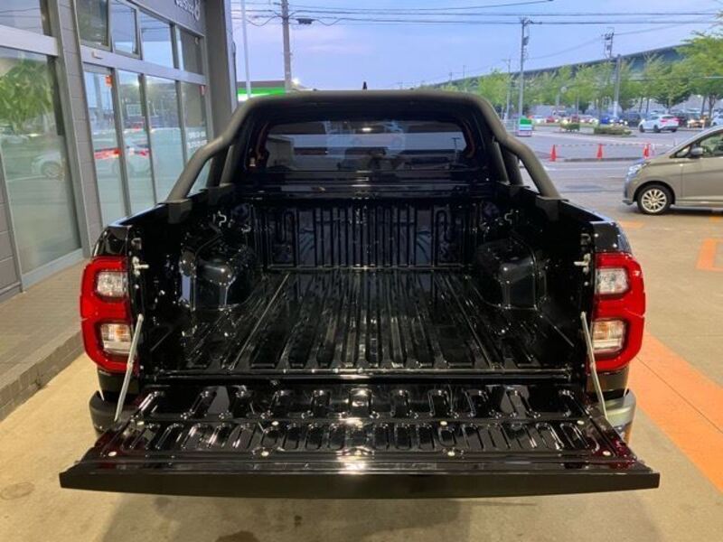 HILUX