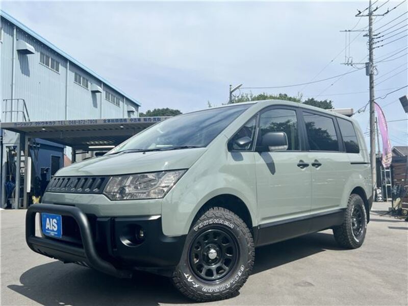 MITSUBISHI DELICA D5