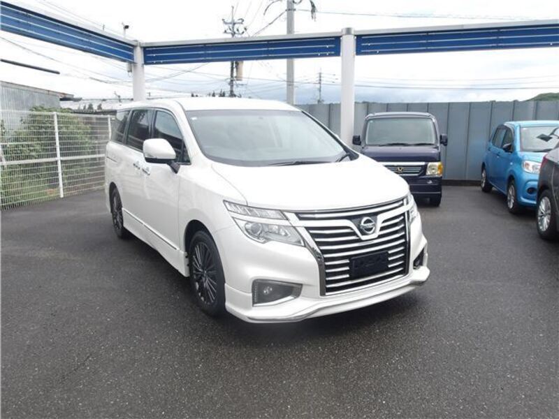 NISSAN ELGRAND