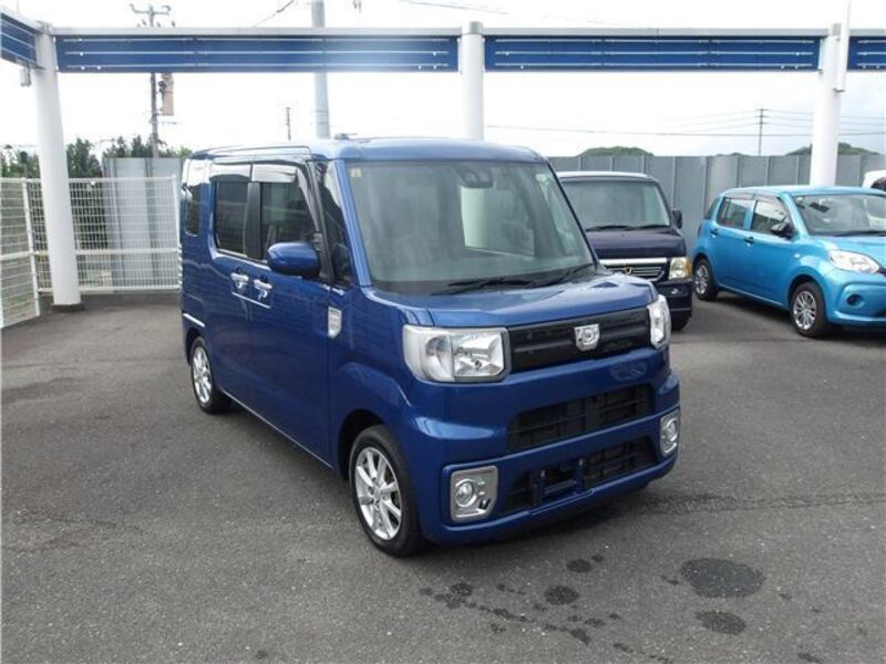 DAIHATSU WAKE