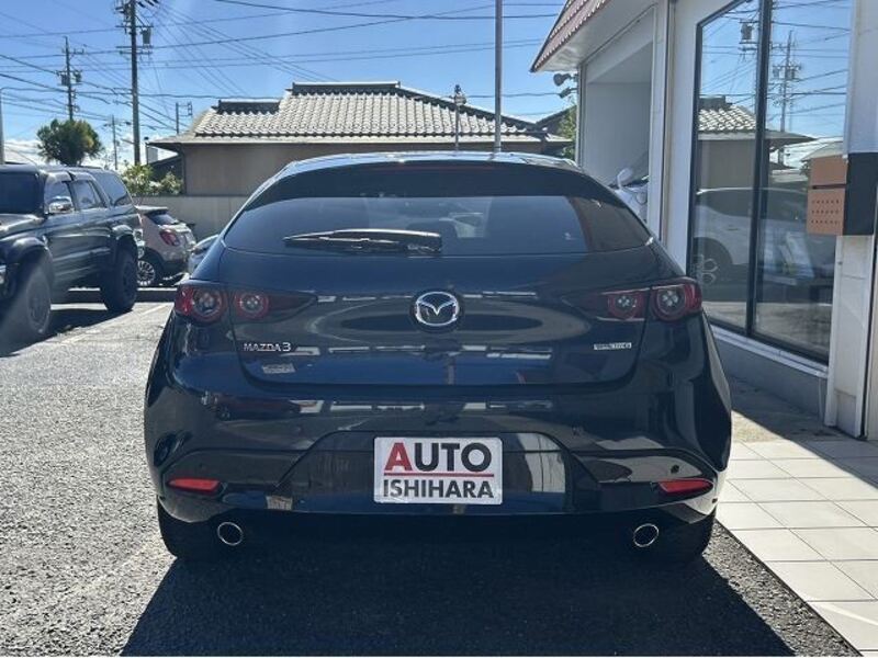 MAZDA3