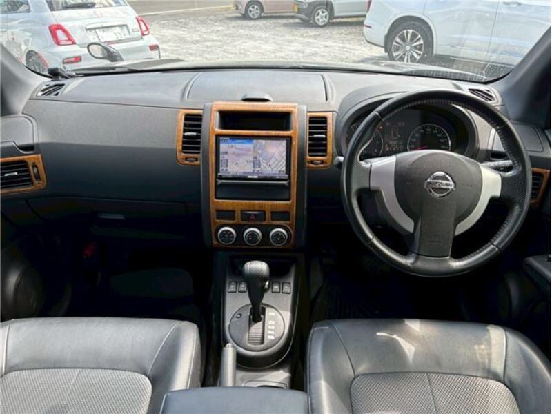 X-TRAIL