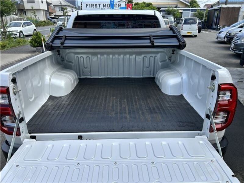 HILUX