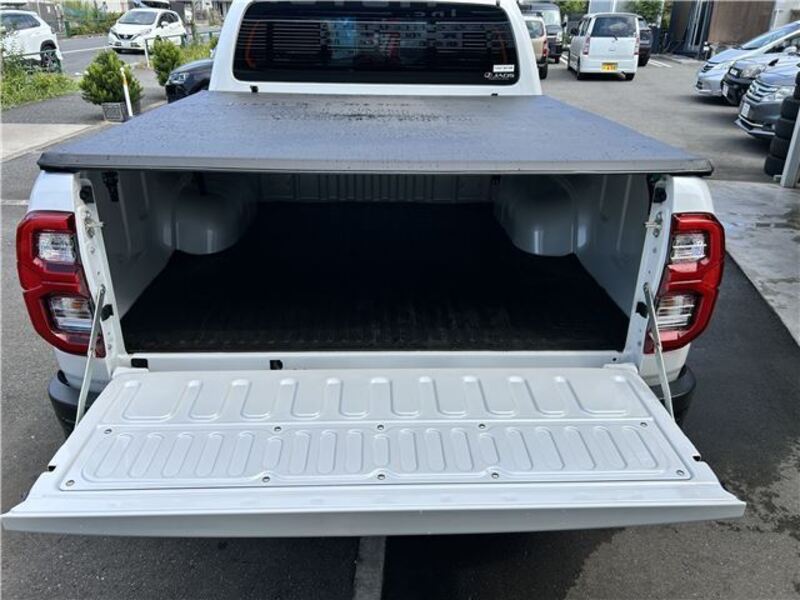 HILUX