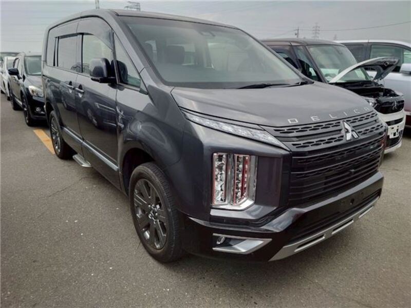 MITSUBISHI DELICA D5