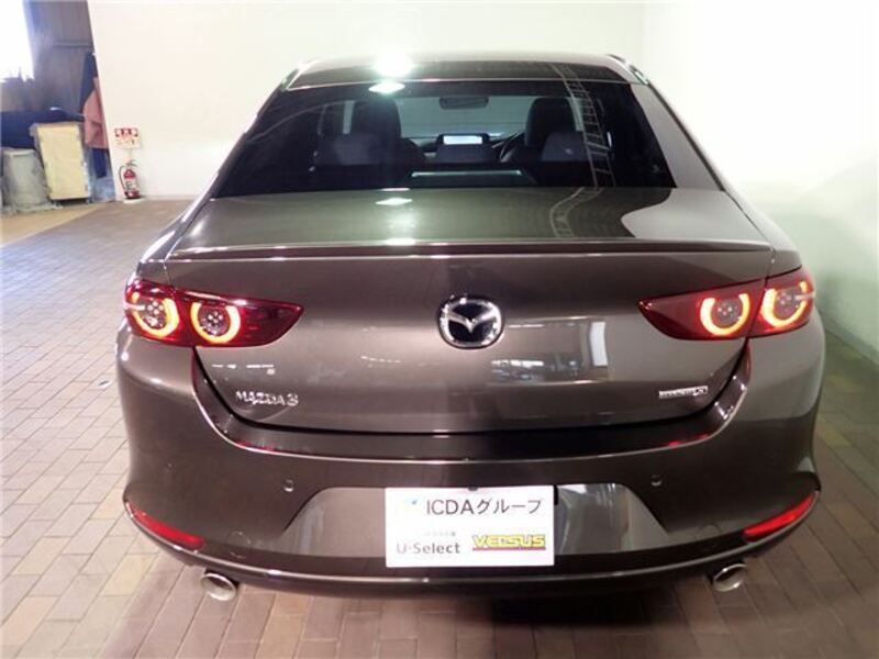 MAZDA3
