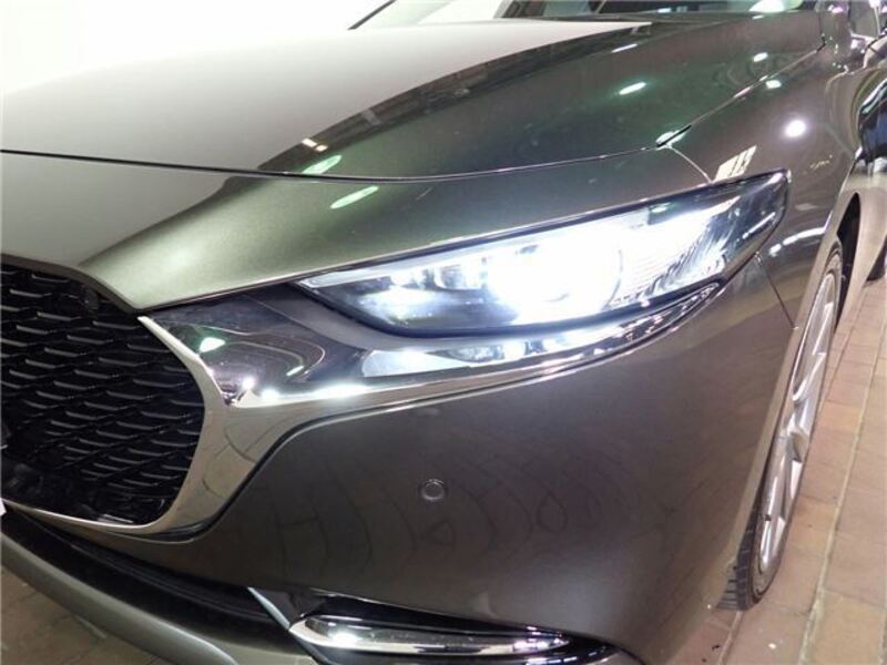 MAZDA3