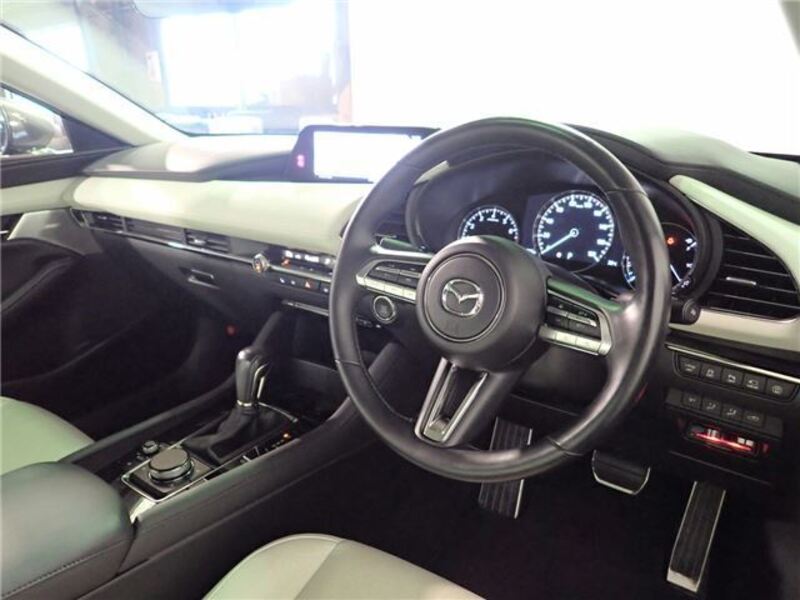 MAZDA3