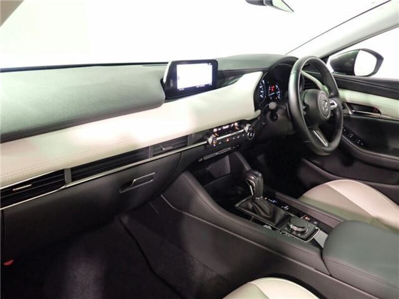 MAZDA3