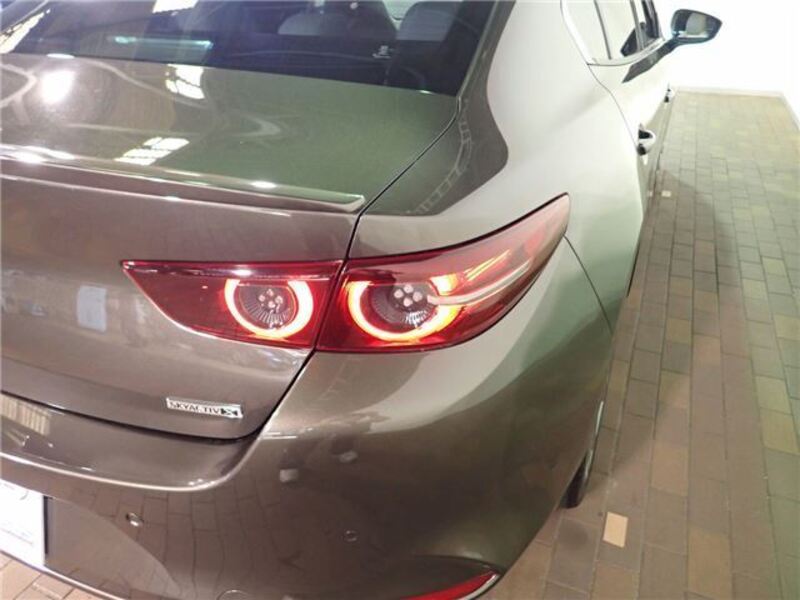 MAZDA3