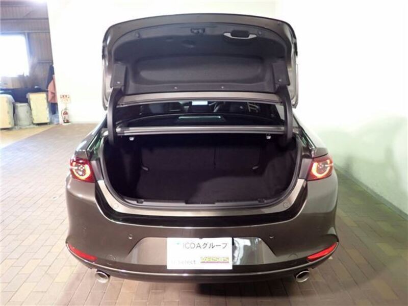 MAZDA3