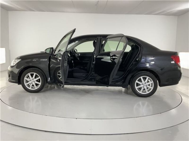 COROLLA AXIO