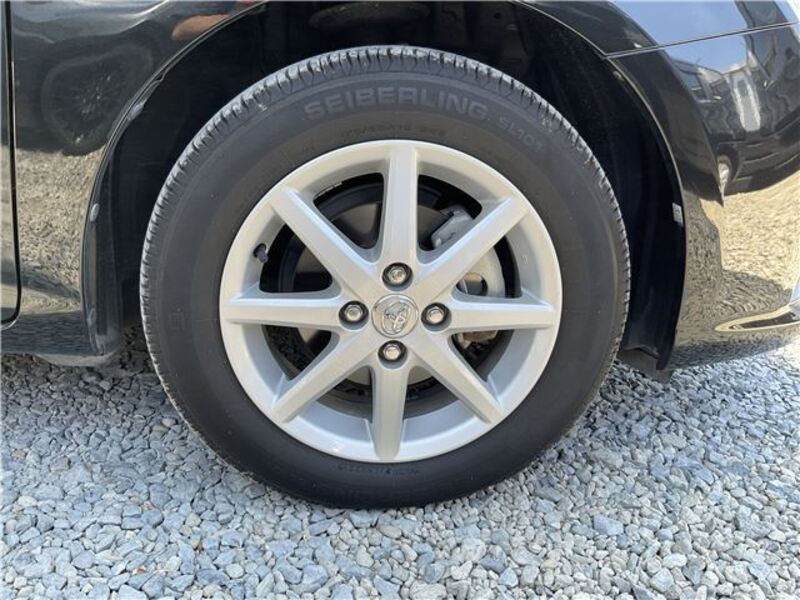 COROLLA AXIO