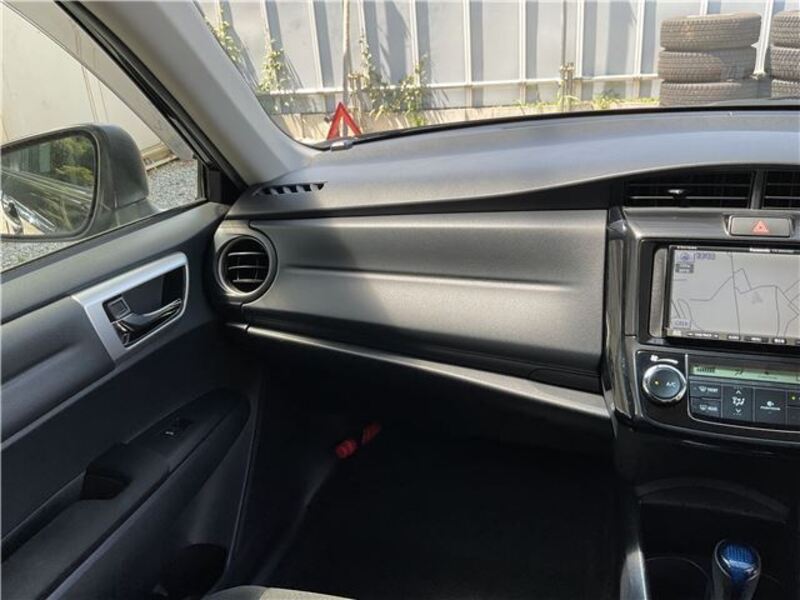 COROLLA AXIO