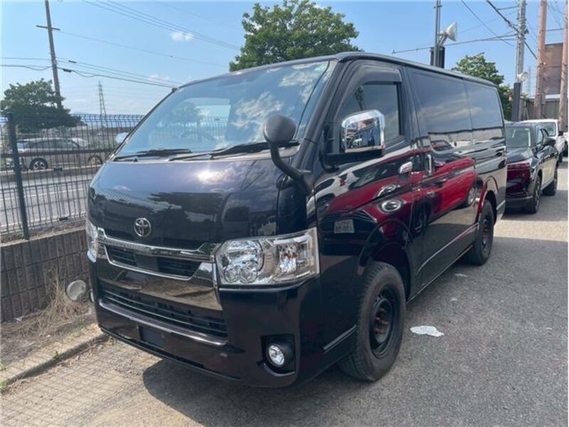 TOYOTA HIACE VAN