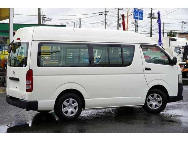 HIACE VAN