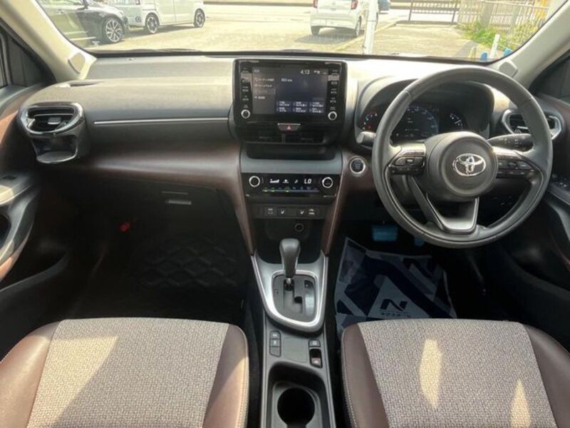 YARIS CROSS