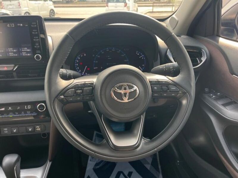 YARIS CROSS