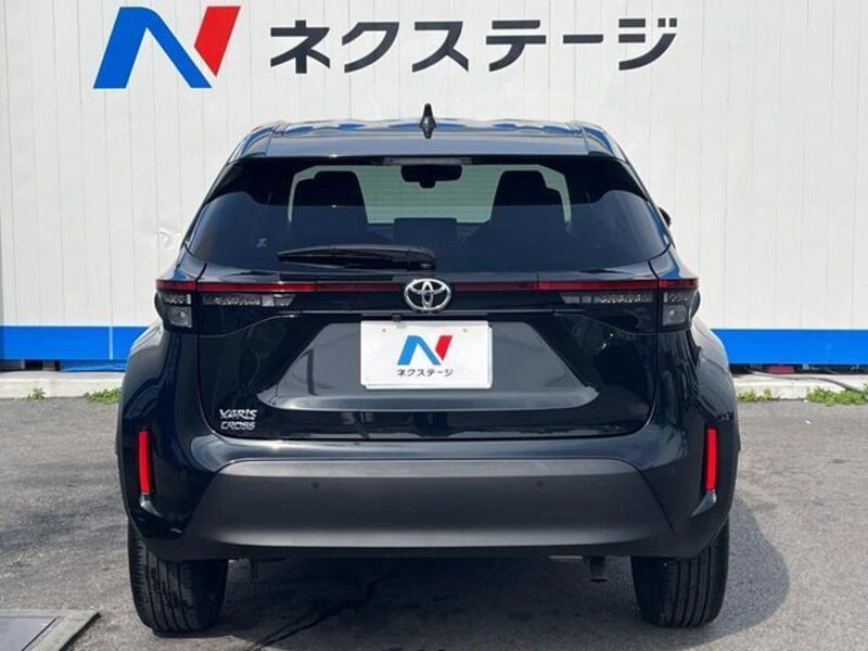 YARIS CROSS