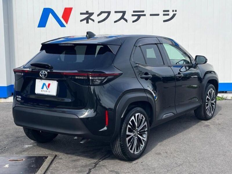 YARIS CROSS