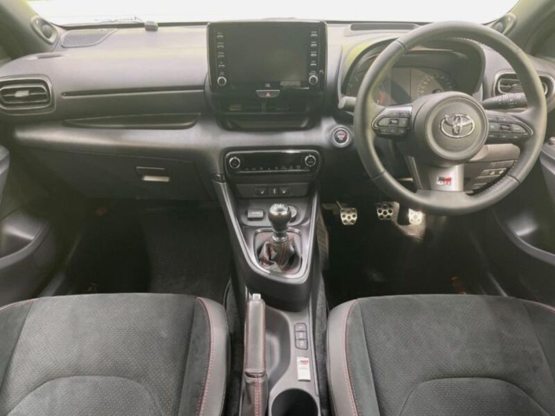 GR YARIS