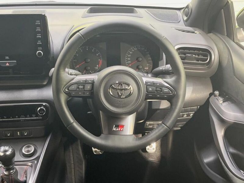 GR YARIS