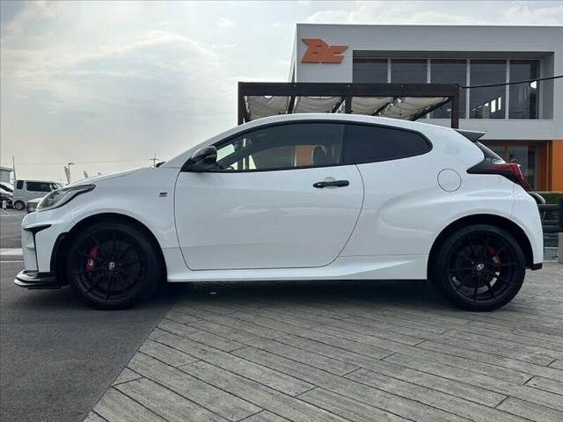 GR YARIS