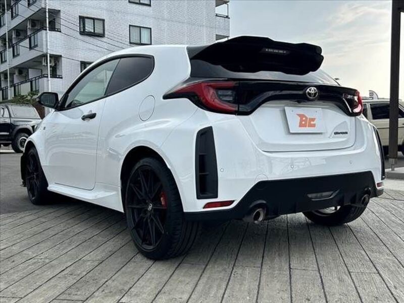GR YARIS