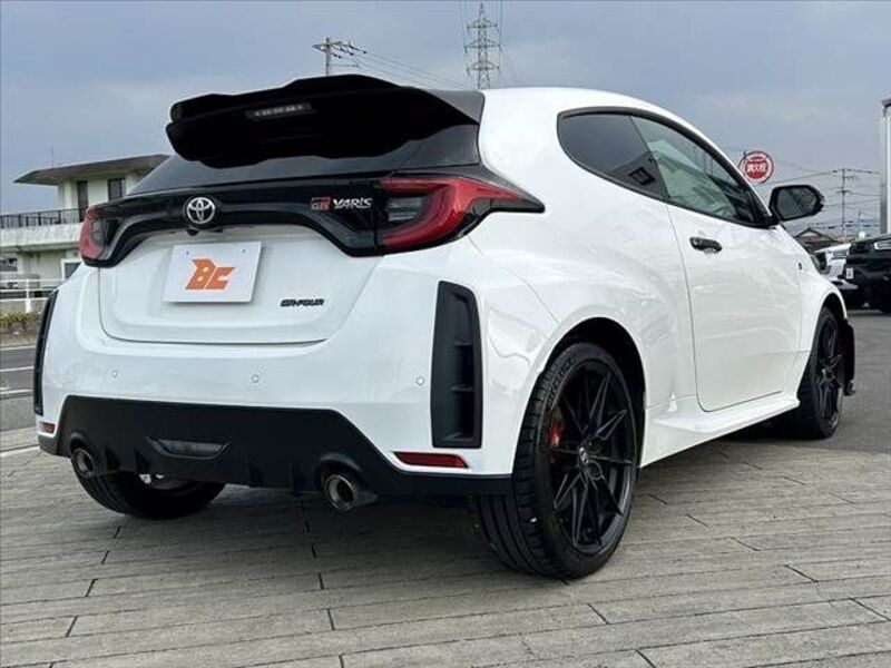 GR YARIS