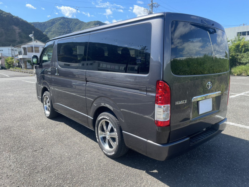 HIACE VAN