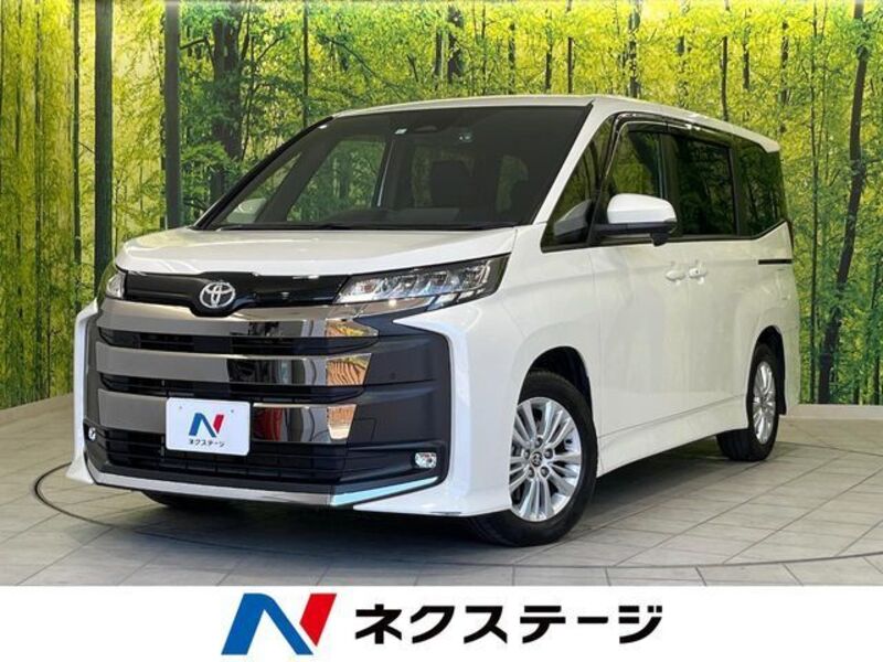 TOYOTA NOAH