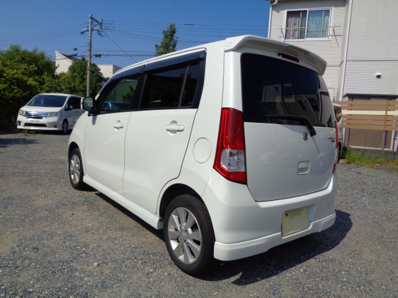 WAGON R