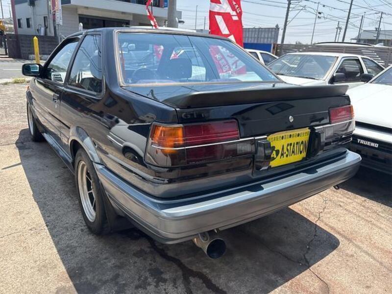 COROLLA LEVIN