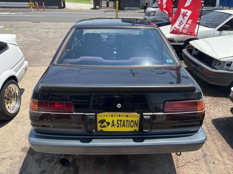 COROLLA LEVIN