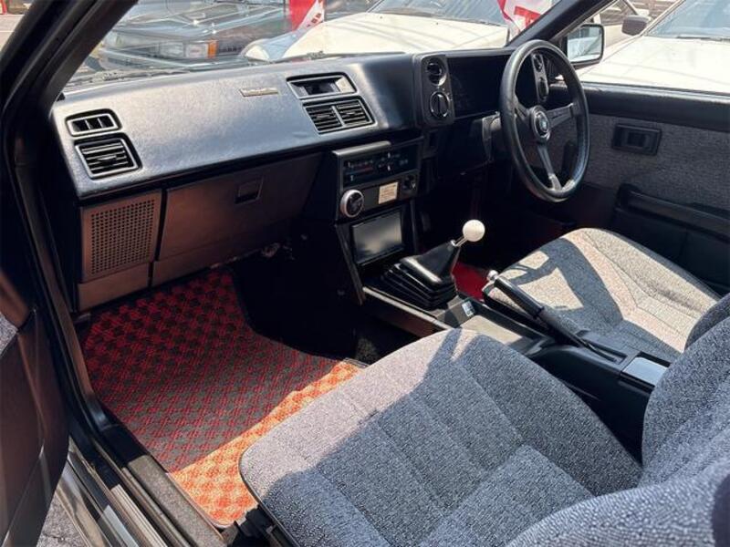 COROLLA LEVIN