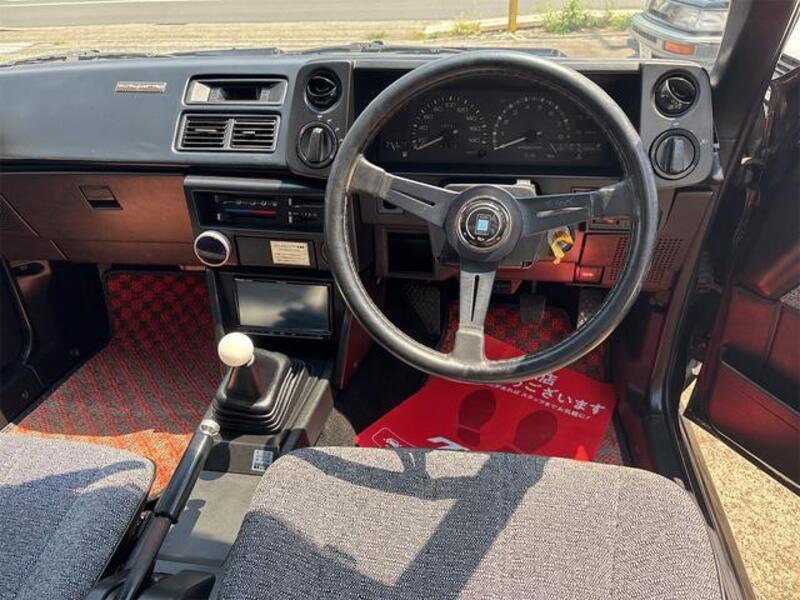 COROLLA LEVIN