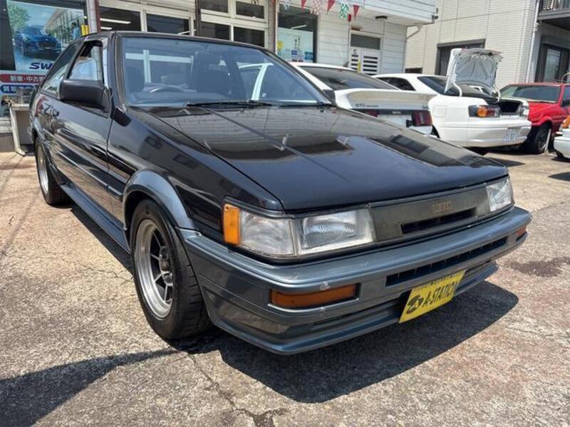 COROLLA LEVIN