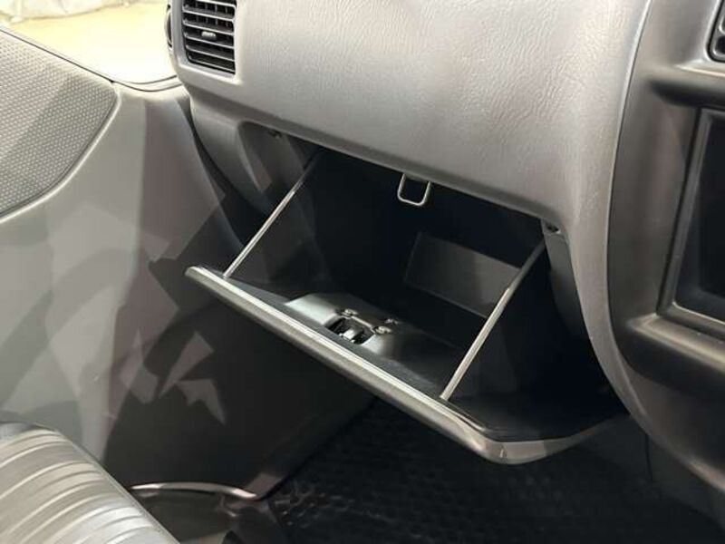 BONGO VAN