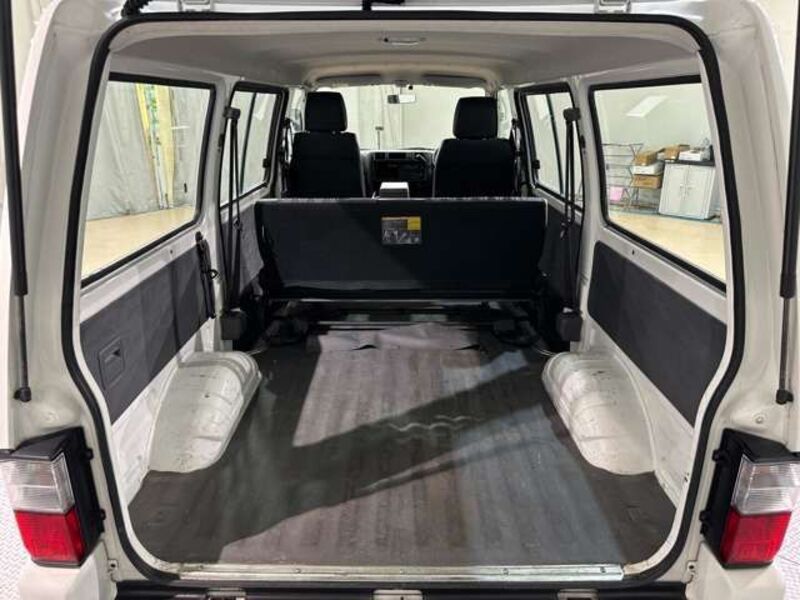 BONGO VAN