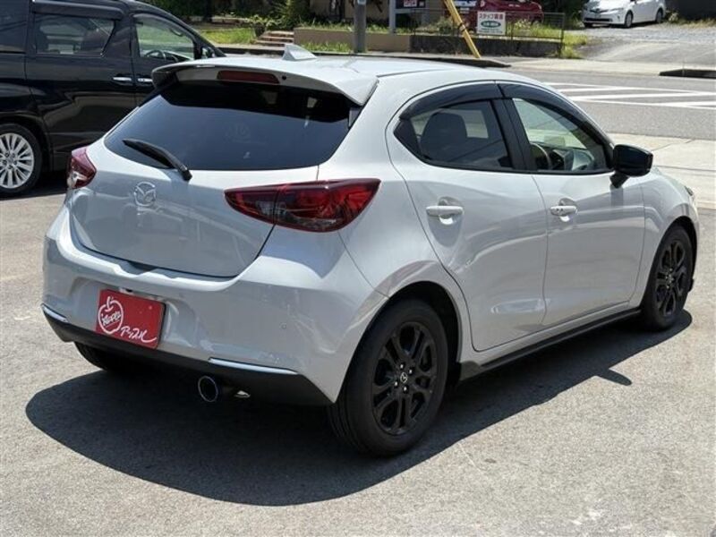 MAZDA2