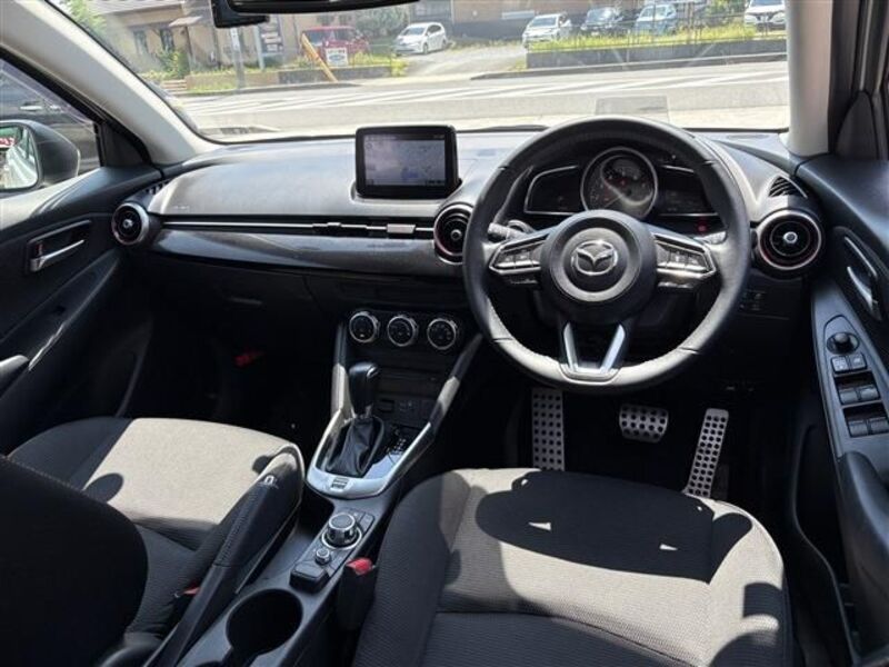 MAZDA2